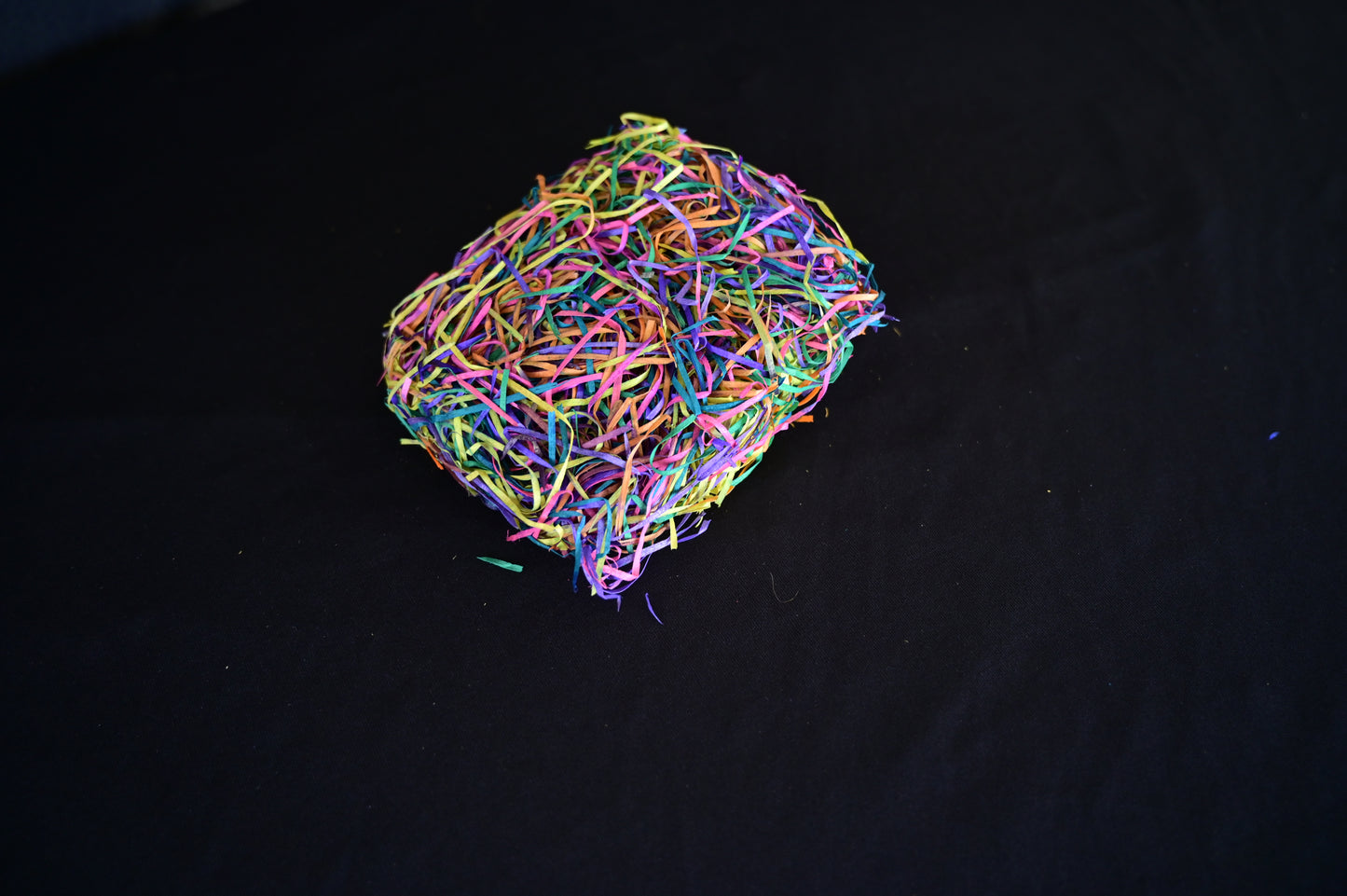 Multicolour paper shreds