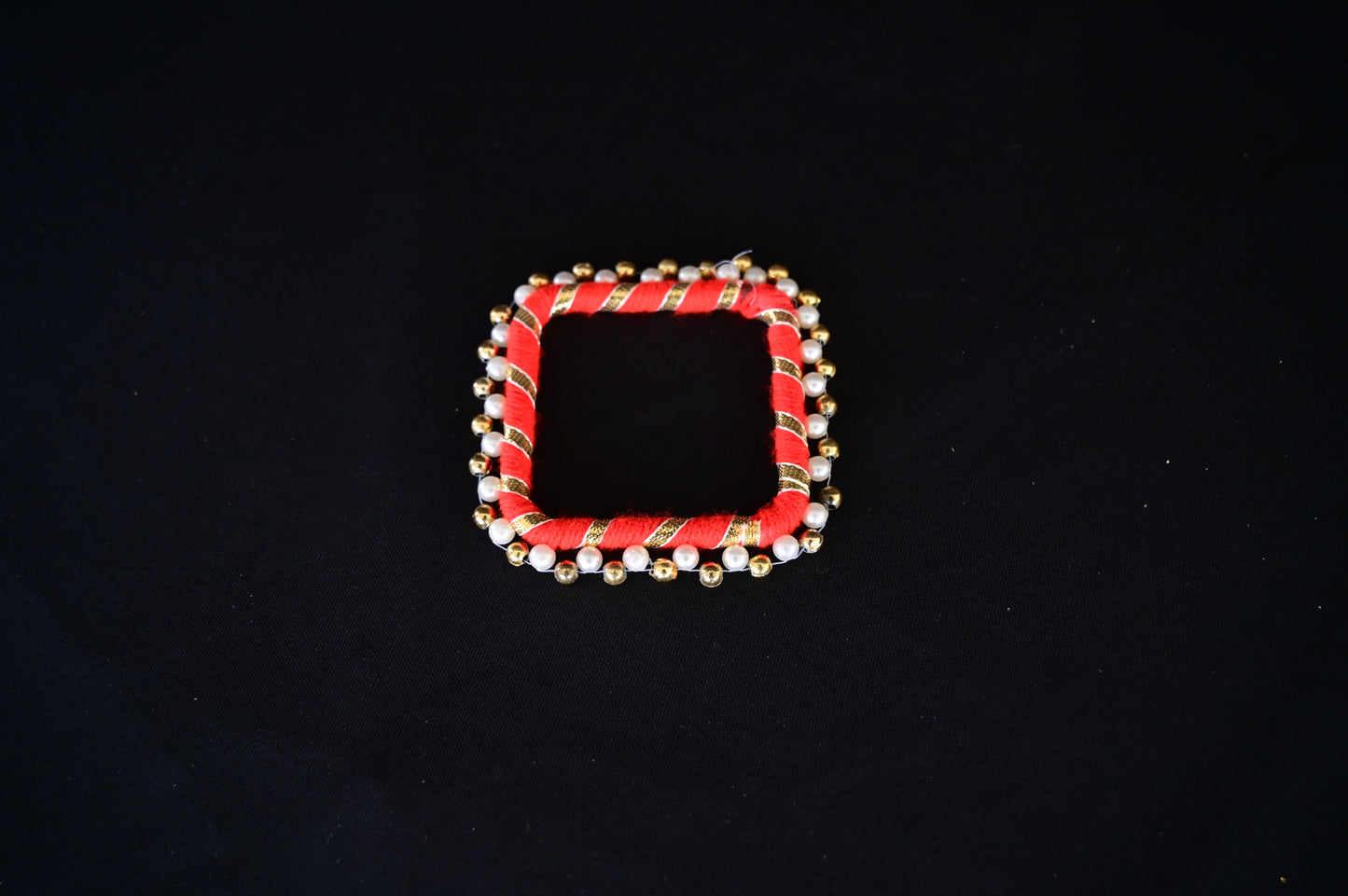 Red square pearl bangle