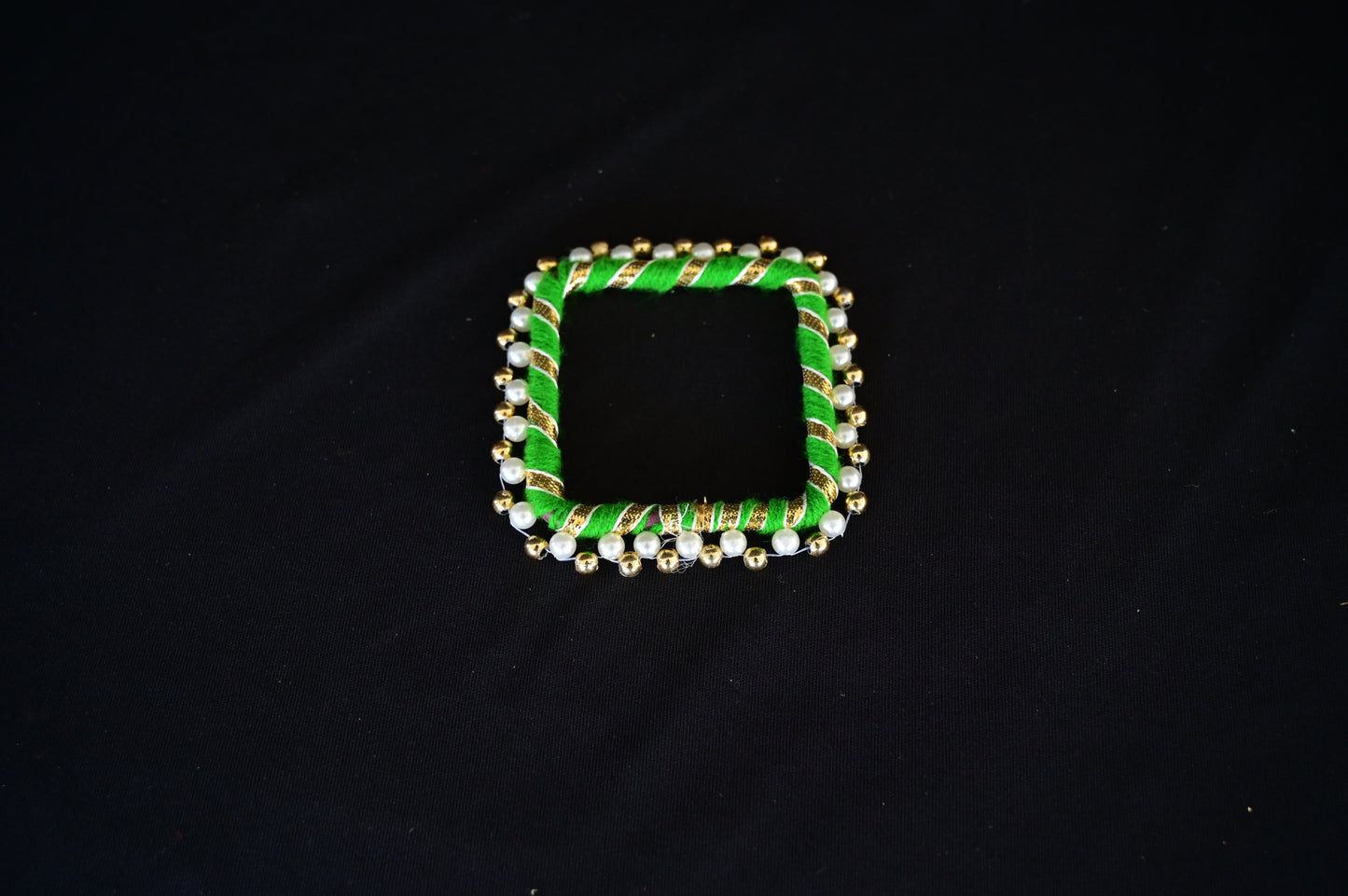 Green square pearl bangle