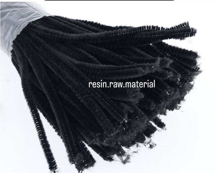 Black pipe cleaners