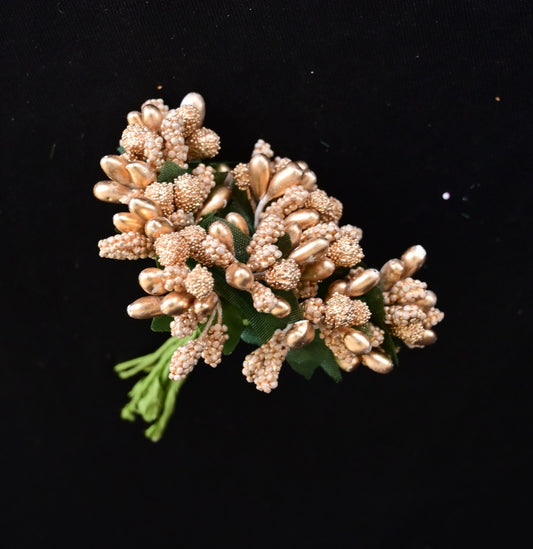 Golden pollen flowers