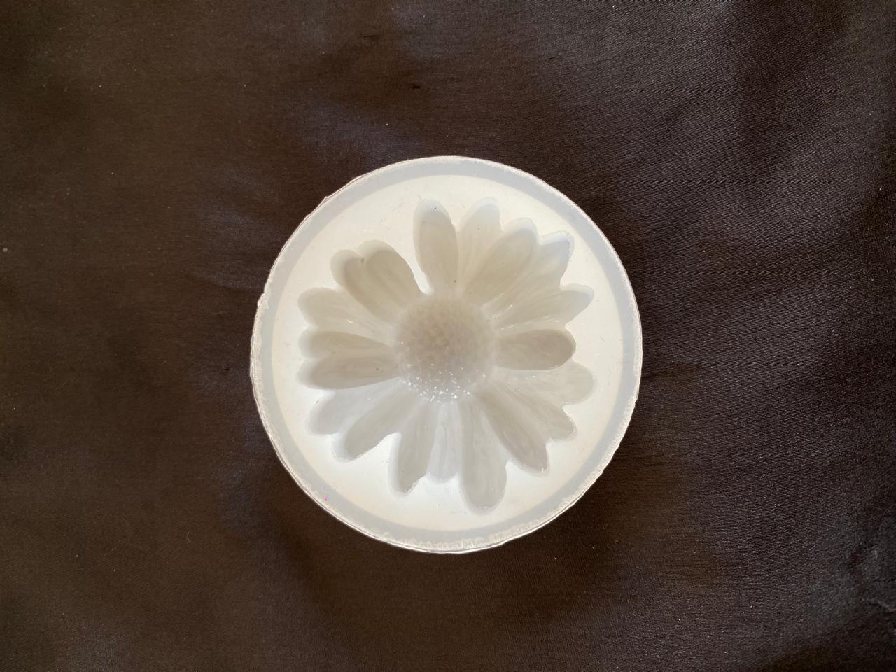 Daisy Candle Mould