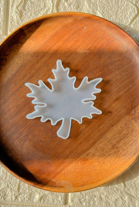 Maple leaf mould